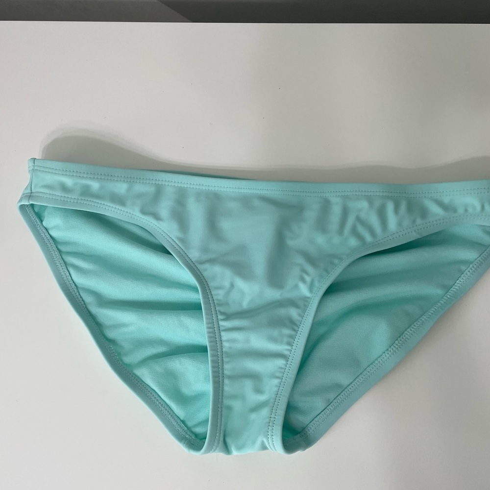 Xhilaration bikini bottom. Size M.